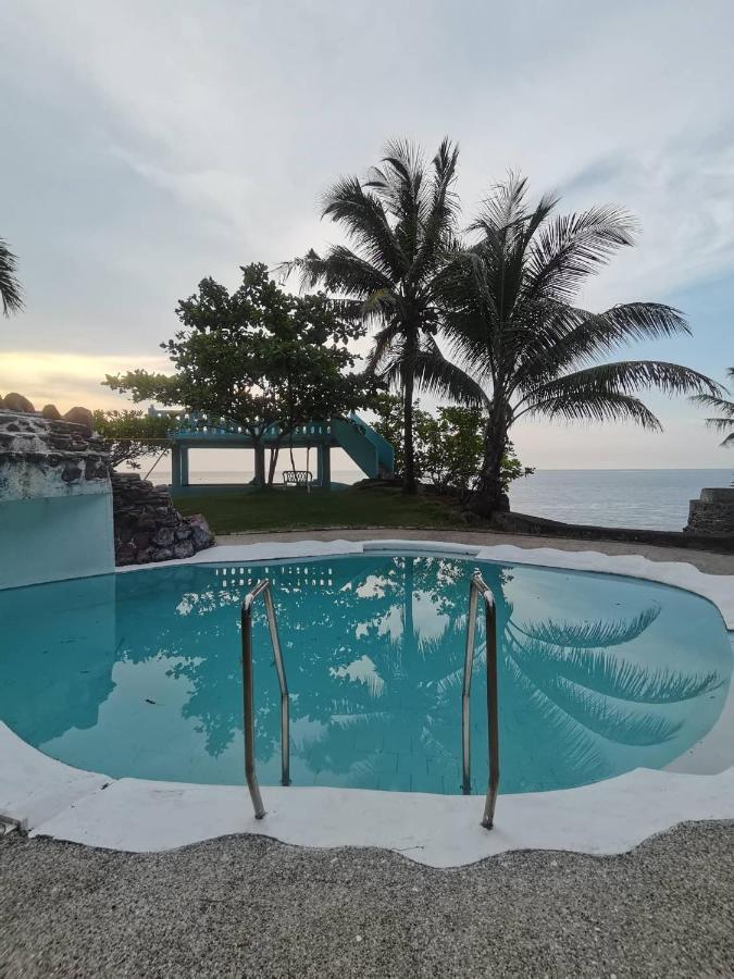 Puesta Del Sol Beach Bungalows And Restobar Mambajao Kültér fotó