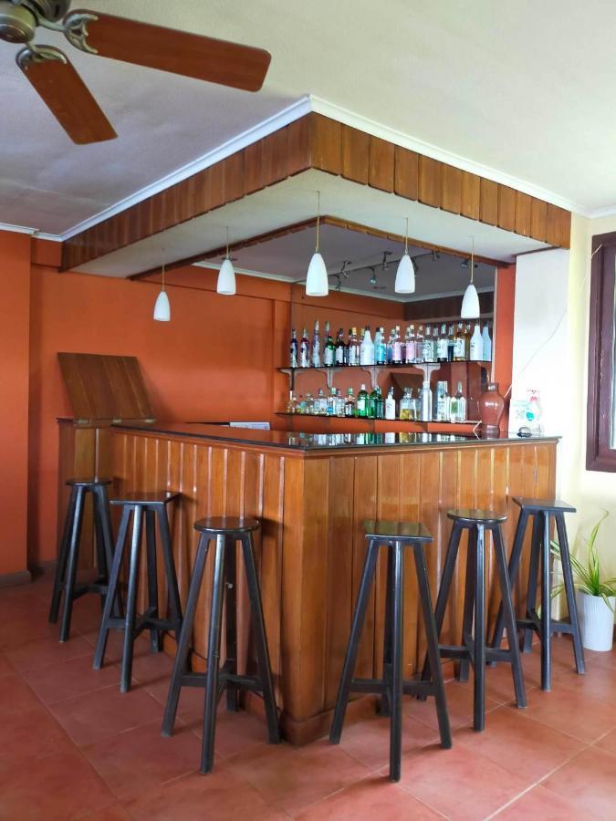 Puesta Del Sol Beach Bungalows And Restobar Mambajao Kültér fotó